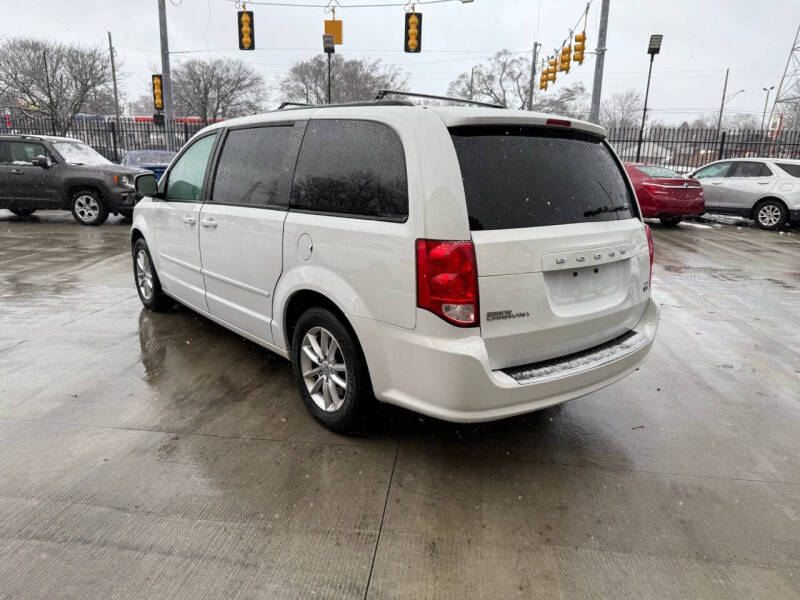 2015 Dodge Grand Caravan SXT photo 6