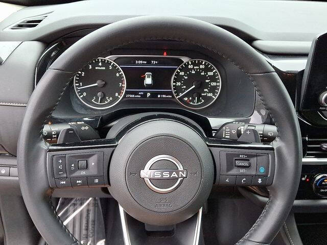 2023 Nissan Pathfinder SV