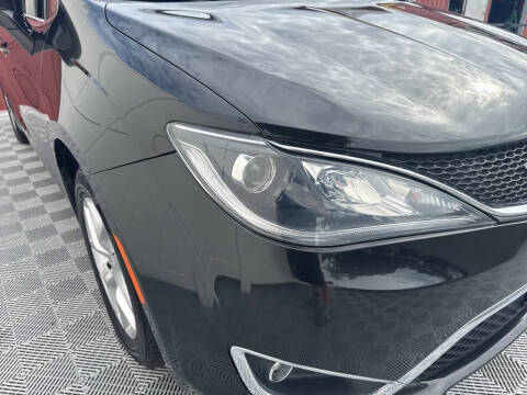 2020 Chrysler Pacifica Touring