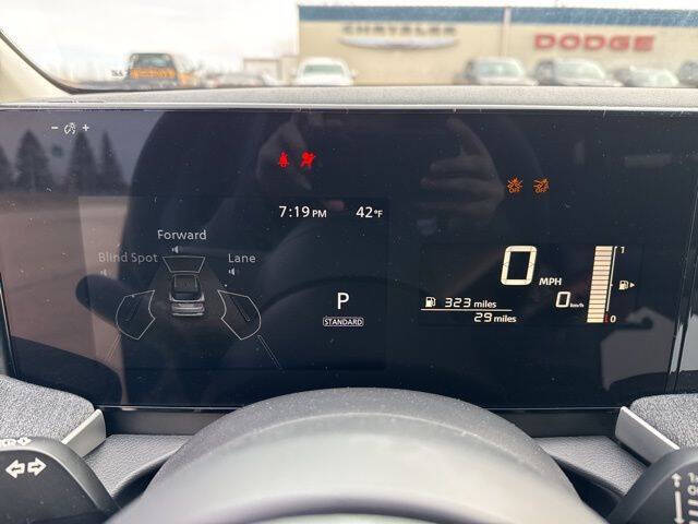 2025 Nissan Kicks SV