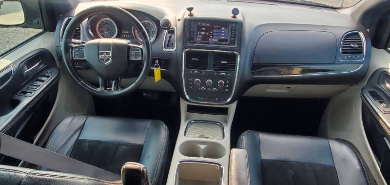2017 Dodge Grand Caravan SXT - Photo 13