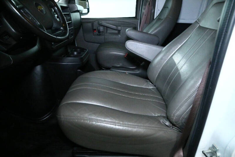 2023 Chevrolet Express 2500