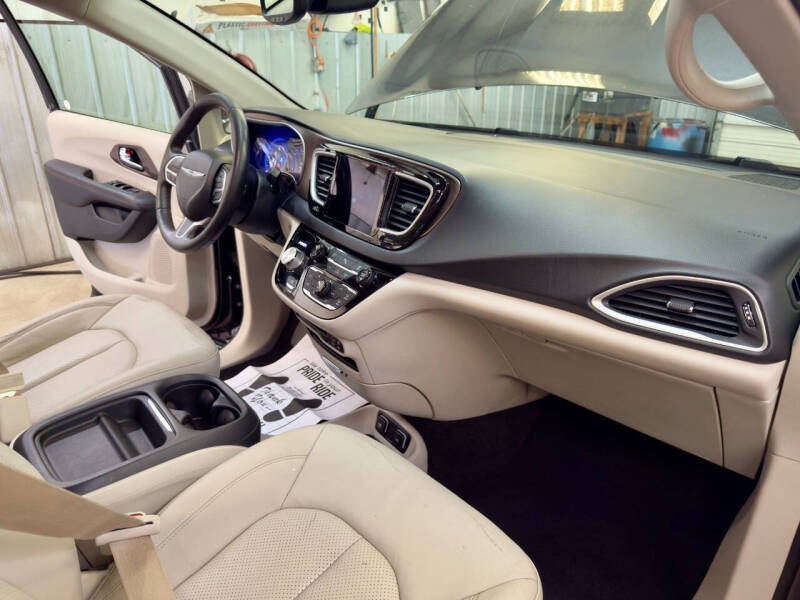 2019 Chrysler Pacifica Touring L