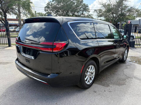 2024 Chrysler Pacifica Touring L