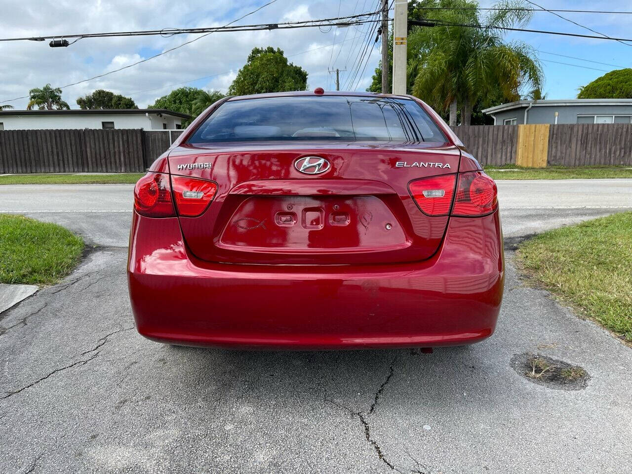 2008 HYUNDAI Elantra Sedan - $4,300