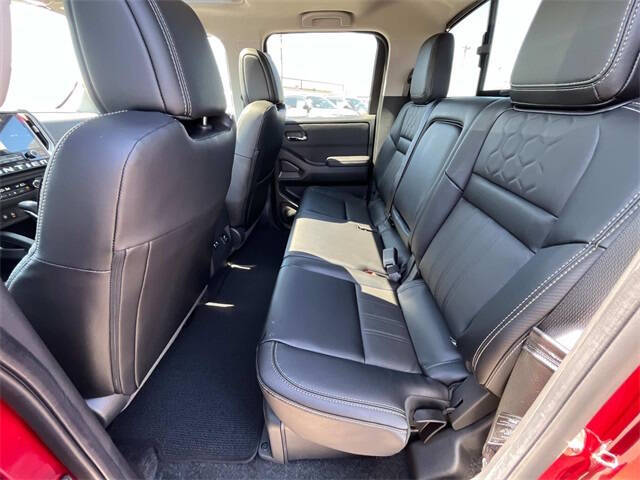 2025 Nissan Frontier SL