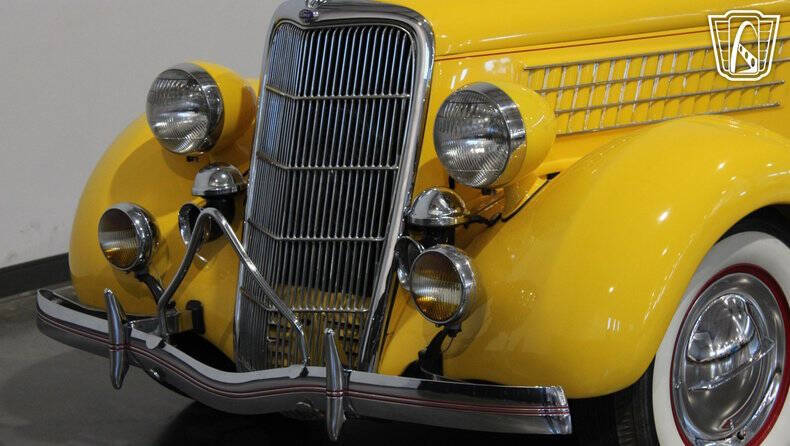 1935 Ford Deluxe
