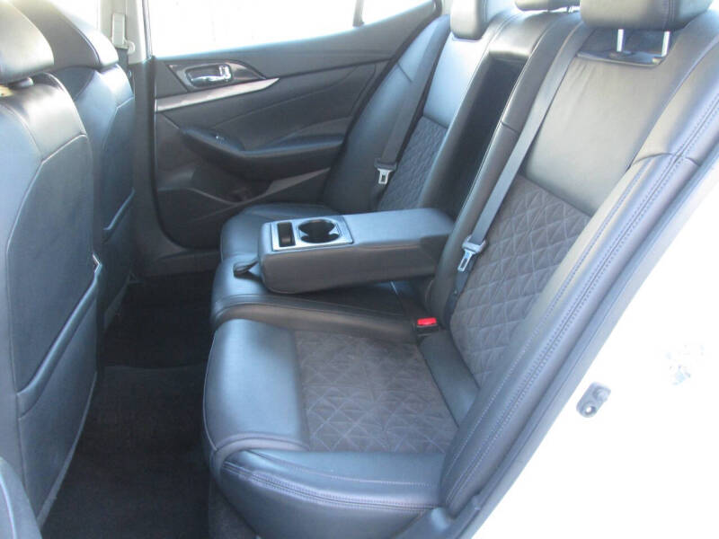 2017 Nissan Maxima 3.5 SR