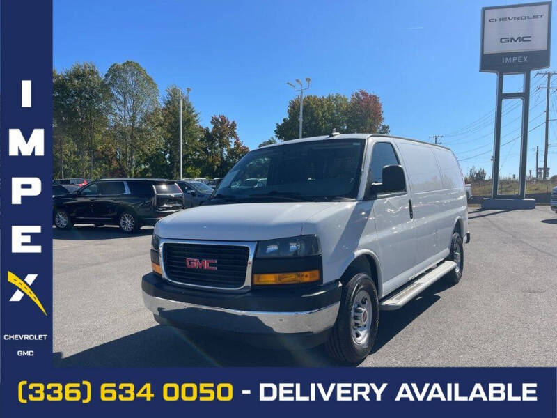 2023 GMC Savana Cargo Work Van's photo