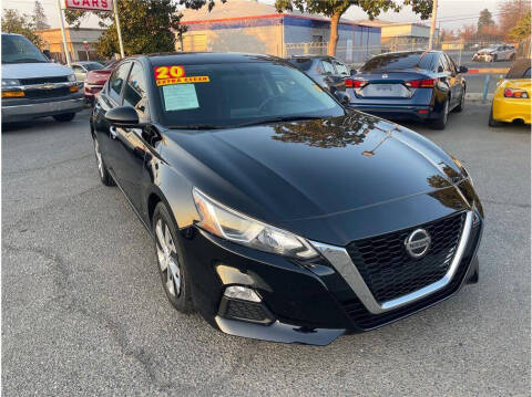 2019 Nissan Altima for sale at MERCED AUTO WORLD in Merced CA