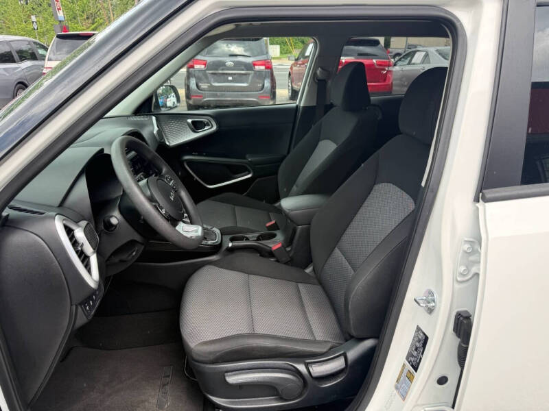 2024 Kia Soul LX