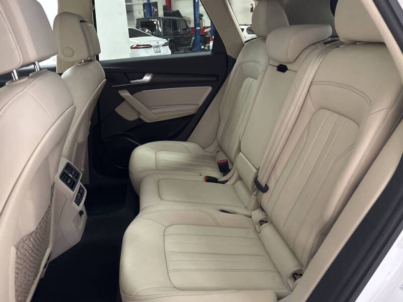 2022 Audi Q5 quattro Premium Plus 40 TFSI