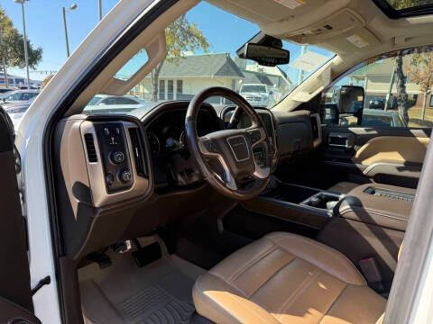 2017 GMC Sierra 2500HD Denali