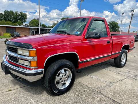 1995 Chevrolet C/K 1500 Series for sale at Easter Brothers Preowned Autos in Vienna WV