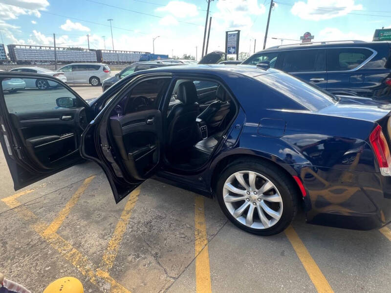 2017 Chrysler 300 Limited