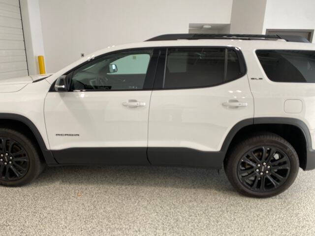 2022 GMC Acadia SLE