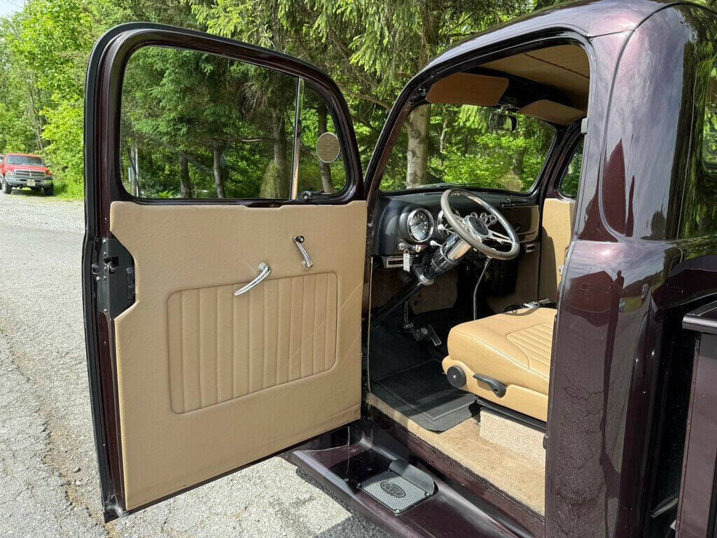 1952 Ford F1 21