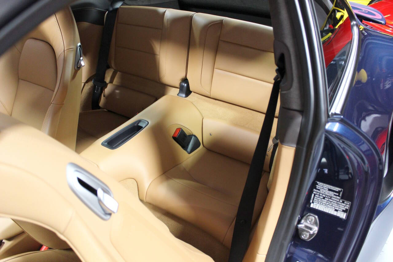 2015 Porsche 911 28