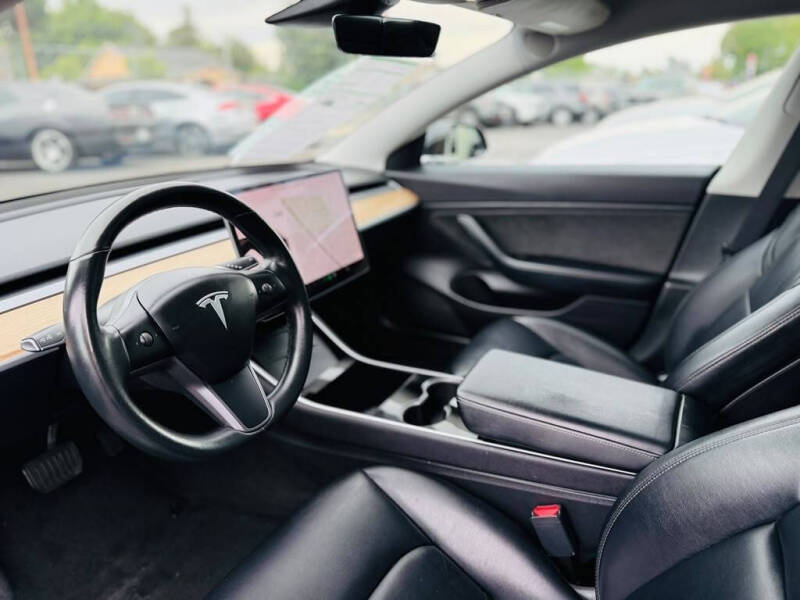 2019 Tesla Model 3 Standard Range