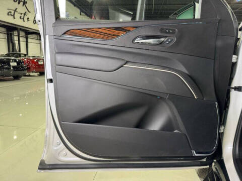 2024 Cadillac Escalade ESV Luxury