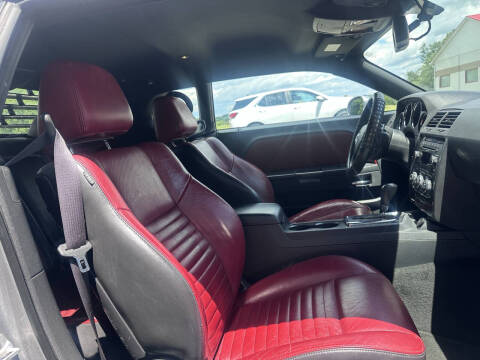 2013 Dodge Challenger SXT Plus