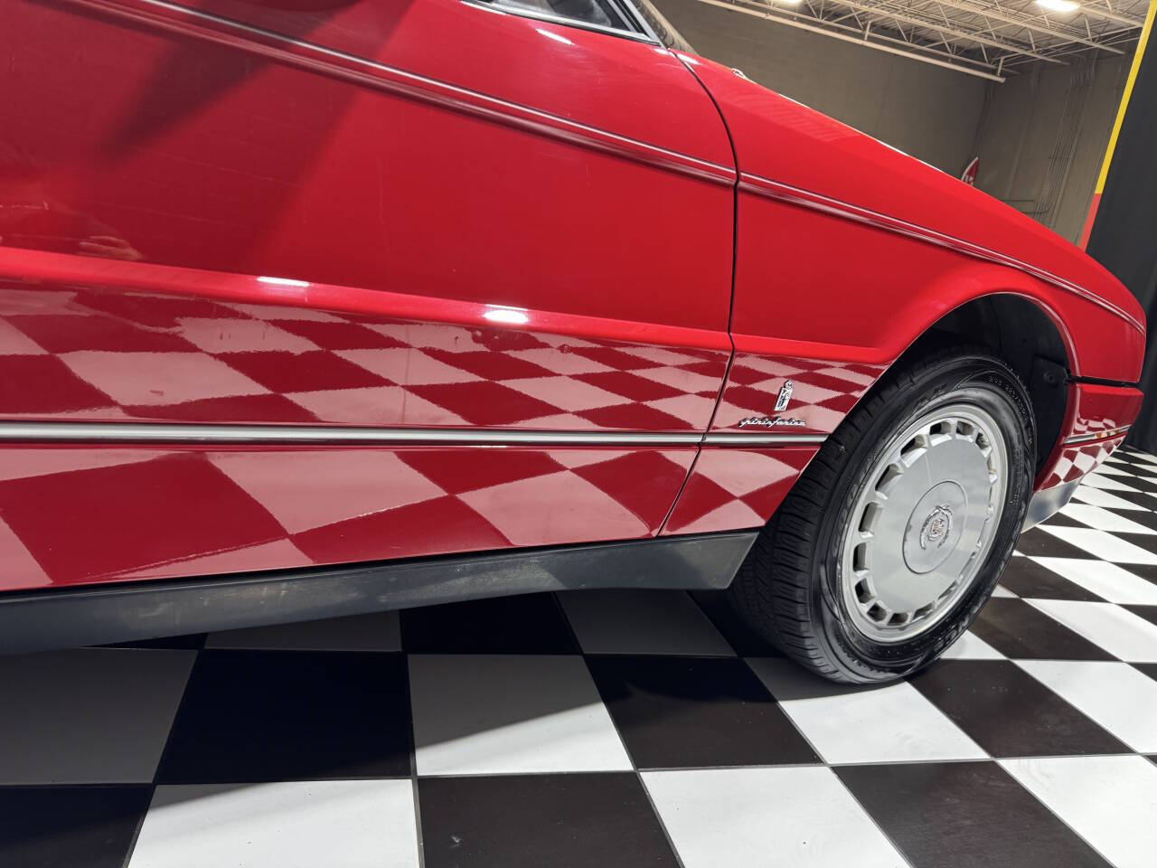 1990 Cadillac Allante 34