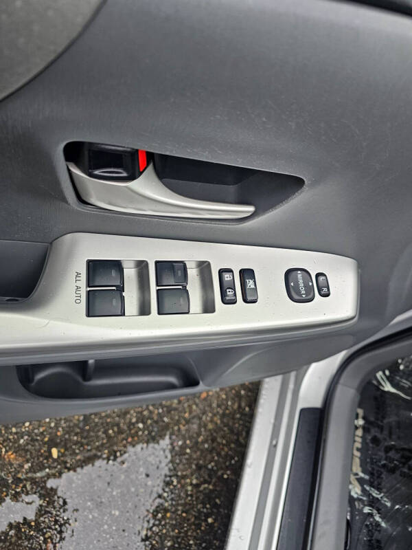 2012 Toyota Prius v Two