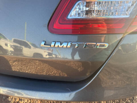 2019 Ford Taurus Limited