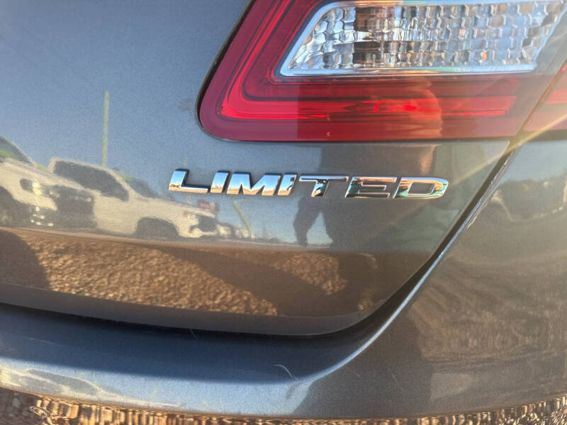 2019 Ford Taurus Limited