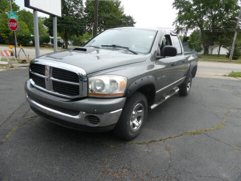 2006 Dodge Ram 1500 for sale at Triangle Auto Sales in Elgin IL