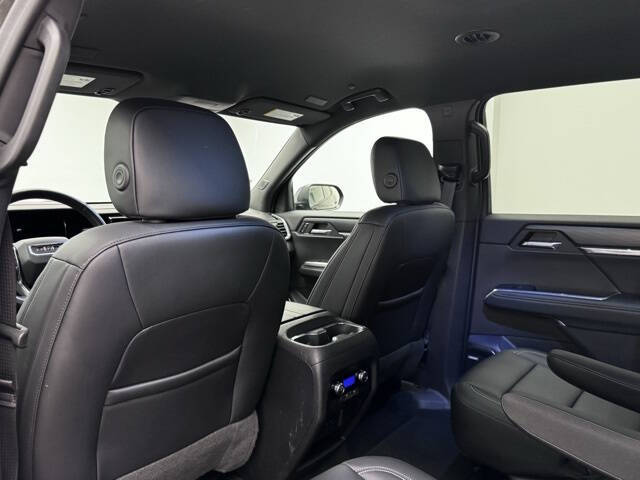 2024 GMC Acadia Elevation