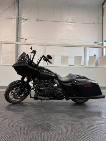 2022 Harley-Davidson Road Glide ST for sale at LV MOTORS in Woodinville, WA