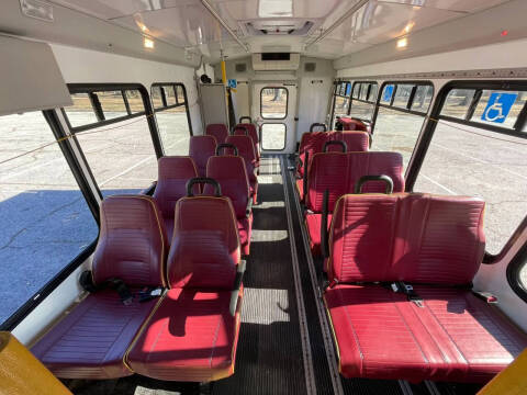 2011 Ford E-Series E-450 SD