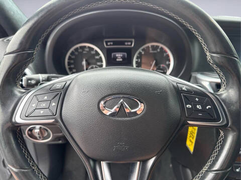 2017 Infiniti QX30 Premium