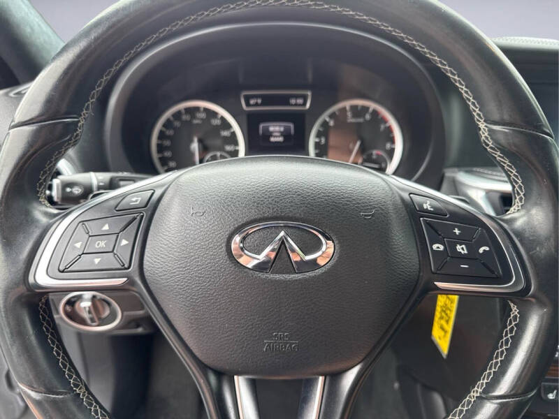2017 Infiniti QX30 Premium