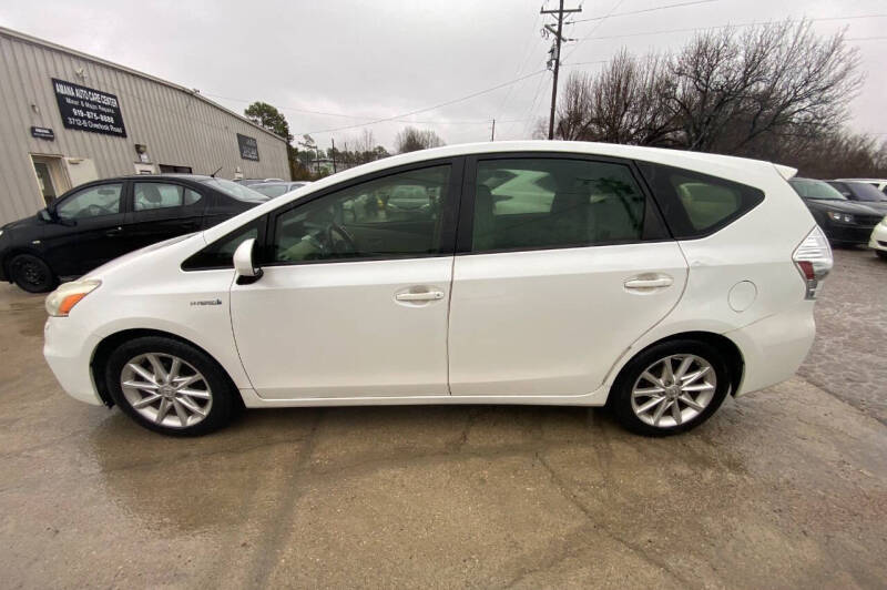 2013 Toyota Prius v Five