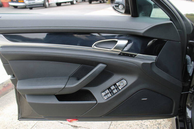 2012 Porsche Panamera
