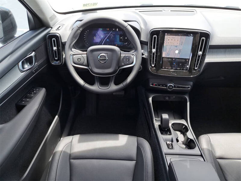 2026 Volvo XC40 B4 Core