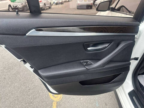 2016 BMW 5 Series 528i xDrive