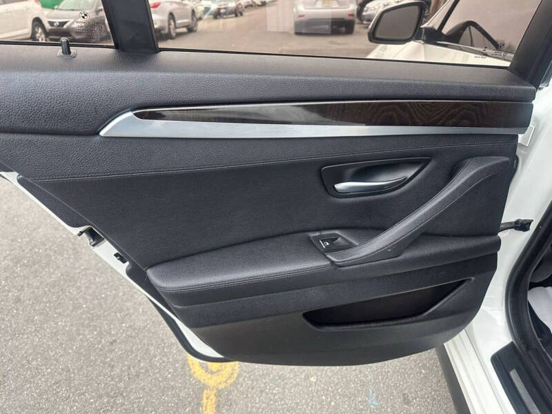 2016 BMW 5 Series 528i xDrive