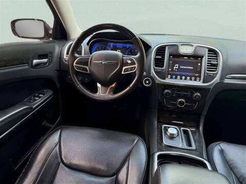 2017 Chrysler 300 C