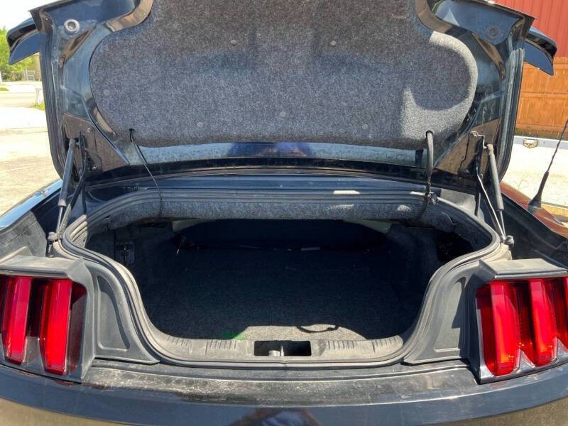 2017 Ford Mustang V6