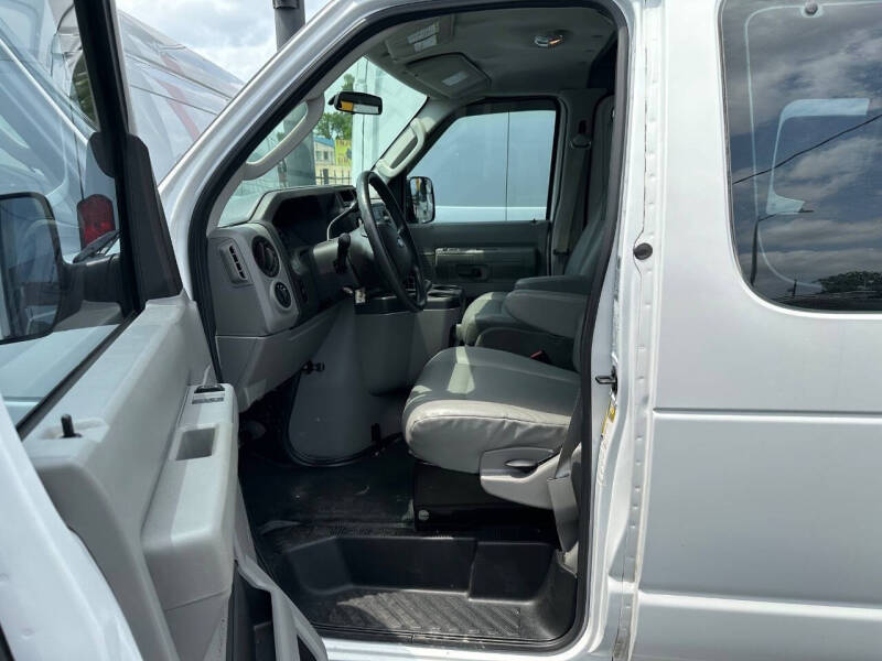 2012 Ford E-Series E-150 XL