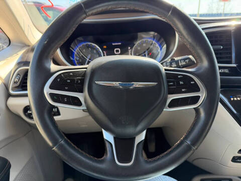 2017 Chrysler Pacifica Touring-L Plus