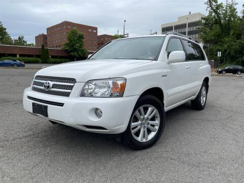 2006 Toyota Highlander Hybrid for sale at Crown Auto Group in Falls Church VA