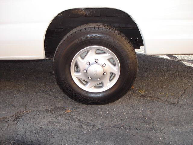 2011 Ford E-Series E-350 SD XLT