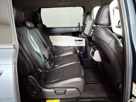 2023 Kia Carnival SX