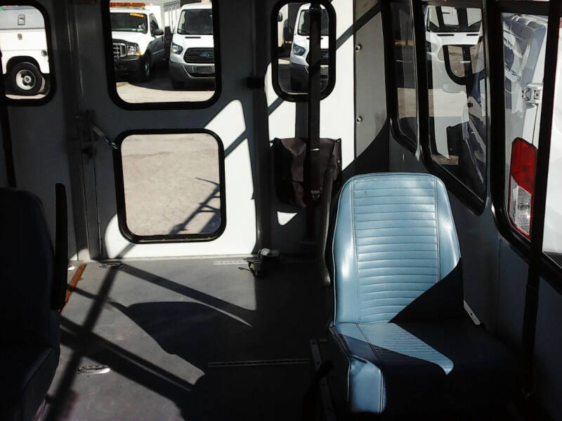 2011 Ford E-Series E-450 SD