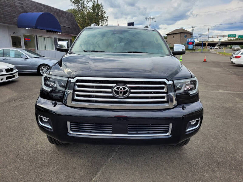 2020 Toyota Sequoia Platinum photo 4