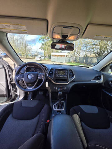 2015 Jeep Cherokee Sport